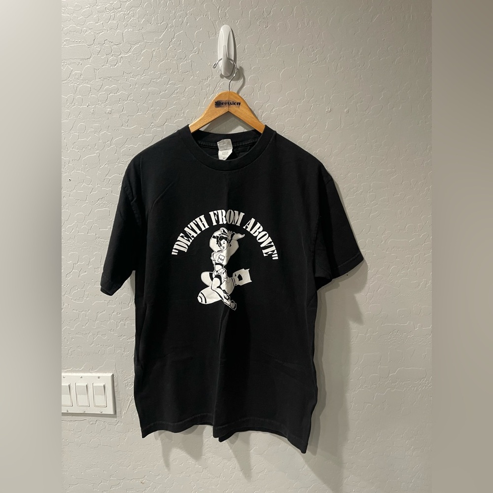Vintage‎ Y2K “Death From Above” Pin Up Girl Shirt Size Medium